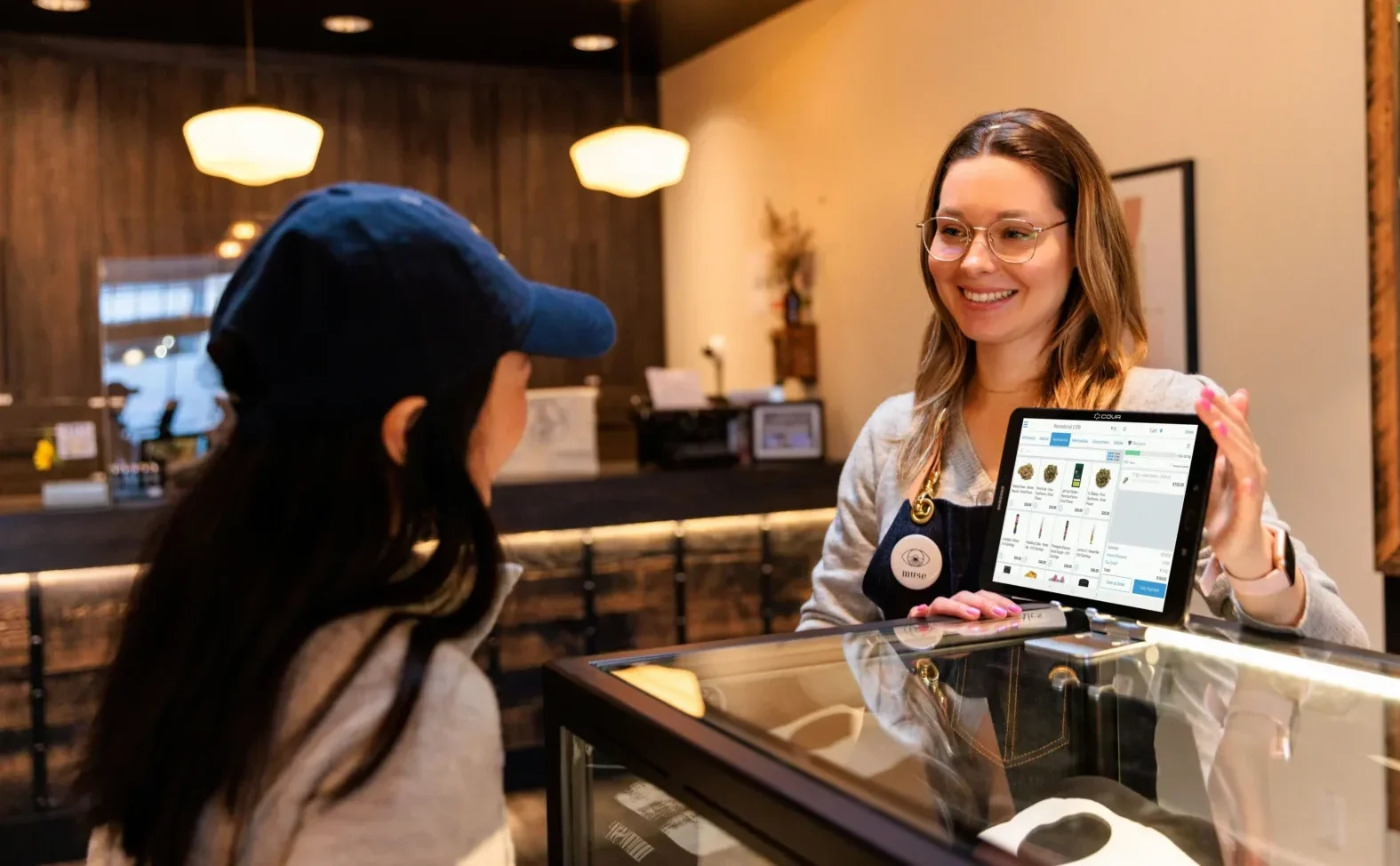 talking with budtender